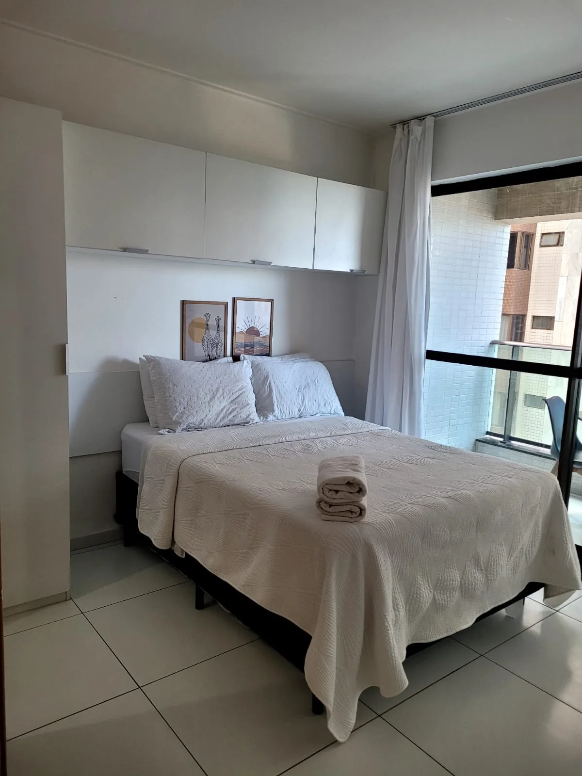 Quarto com acesso à varanda